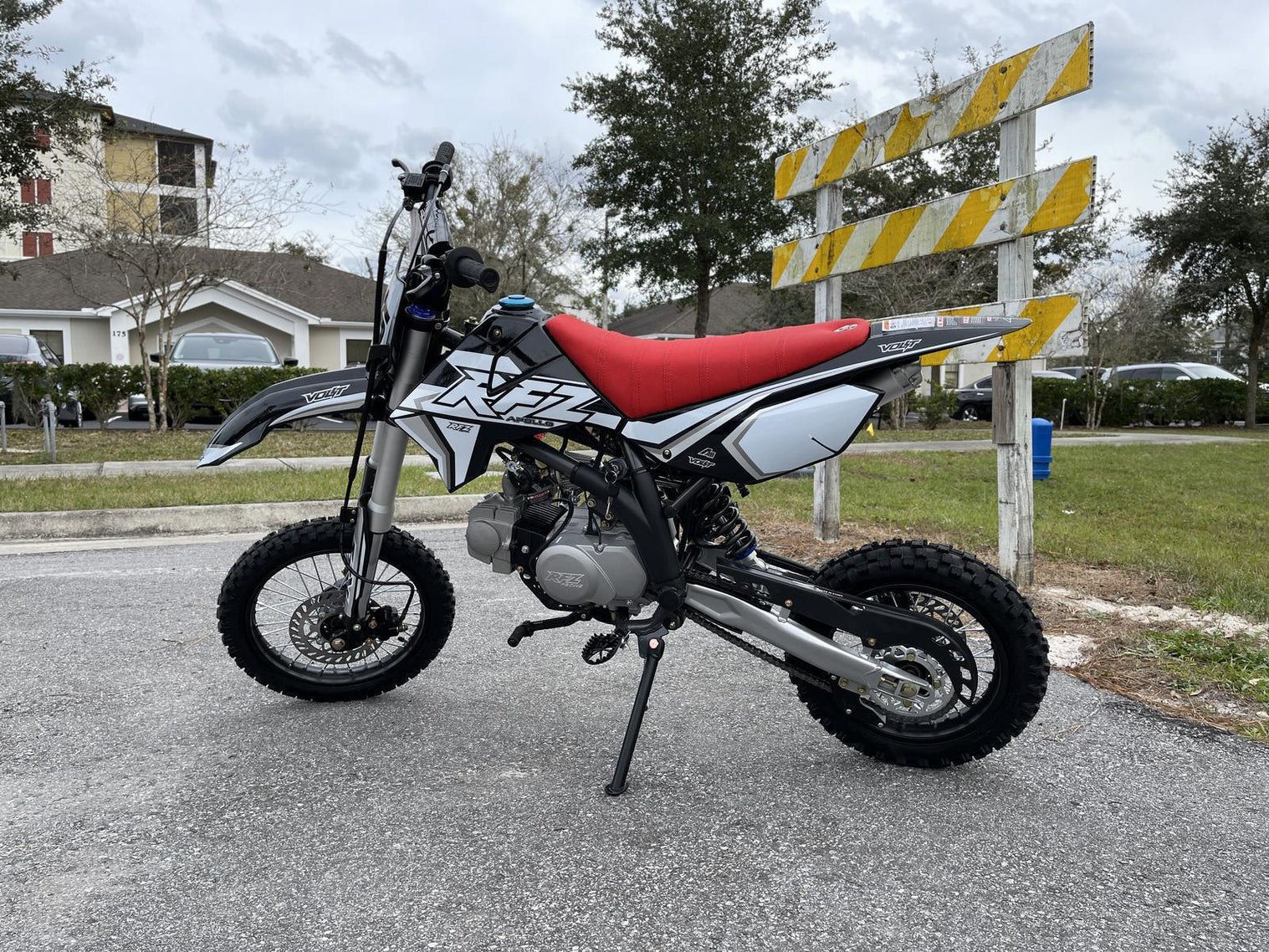 Apollo X15 125cc Dirt Bike