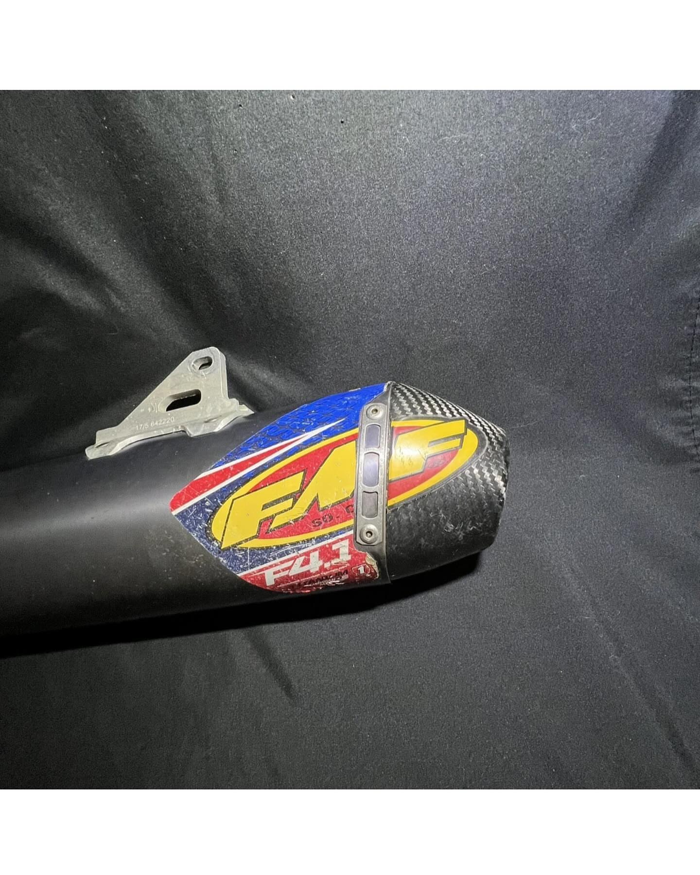 FMF 4.1 RCT Titanium/Carbon Exhaust Pipe Yamaha YZ450F 2014 2015 2016 2017 2018. FMF 4.1 RCT Titanium/Carbon Exhaust Pipe Yamaha YZ450F 2014 2015 2016 2017 2018.