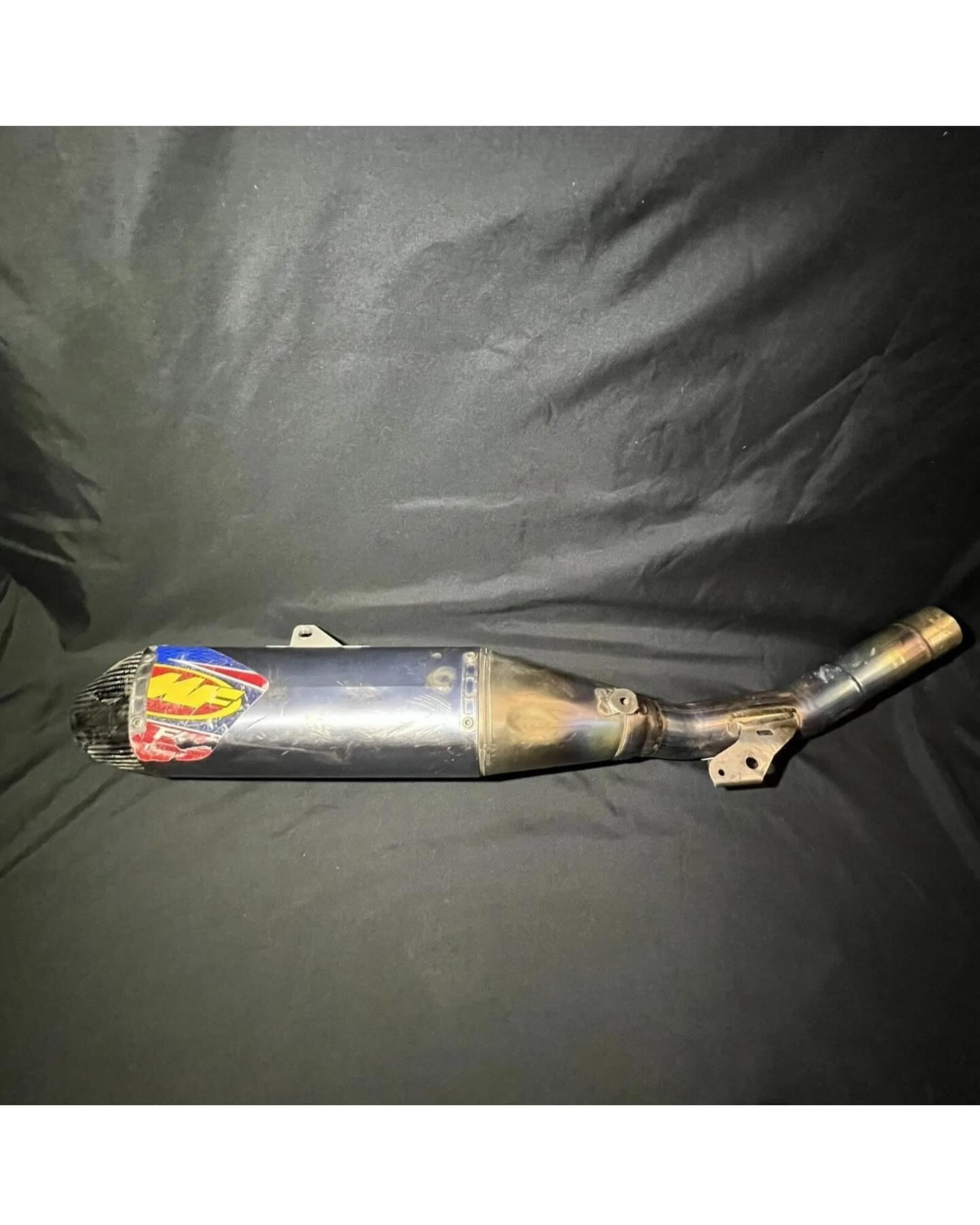 FMF 4.1 RCT Titanium/Carbon Exhaust Pipe Yamaha YZ450F 2014 2015 2016 2017 2018. FMF 4.1 RCT Titanium/Carbon Exhaust Pipe Yamaha YZ450F 2014 2015 2016 2017 2018.