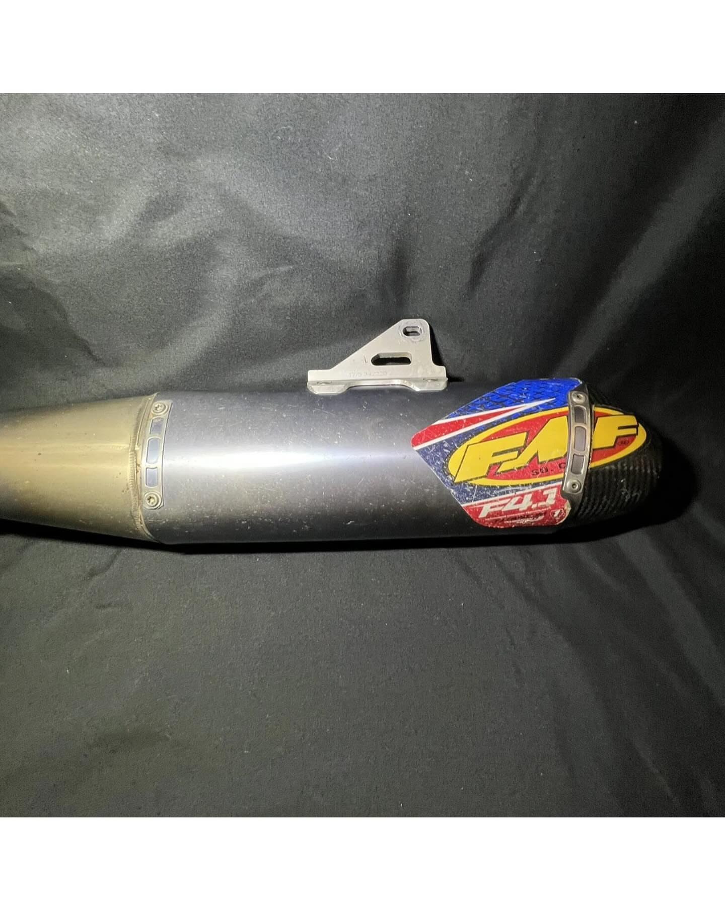 FMF 4.1 RCT Titanium/Carbon Exhaust Pipe Yamaha YZ450F 2014 2015 2016 2017 2018. FMF 4.1 RCT Titanium/Carbon Exhaust Pipe Yamaha YZ450F 2014 2015 2016 2017 2018.