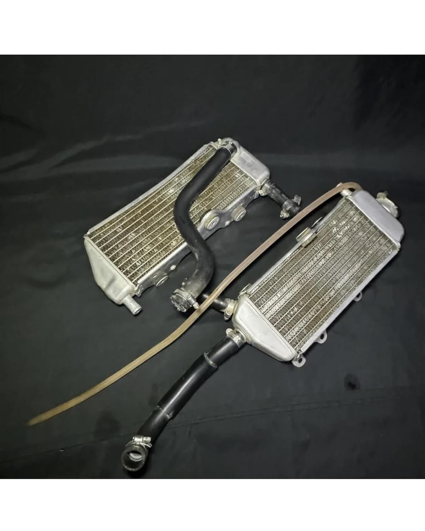 2021 05-22 YAMAHA YZ125 FILL CAP RADIATOR RIGHT & LEFT SIDE PAIR 1C3-12461-00-00 2021 05-22 YAMAHA YZ125 FILL CAP RADIATOR RIGHT & LEFT SIDE PAIR 1C3-12461-00-00