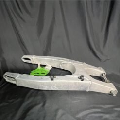 17-20 2020 Kawasaki KX250F OEM Swingarm 33001-0728 Swing Arm KX250 KX 250 20