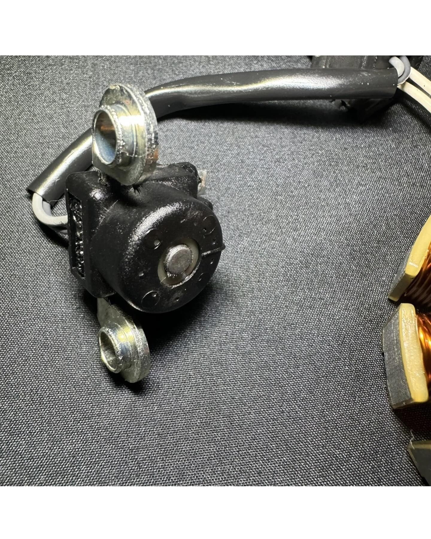 2016 Yamaha YZ450F OEM Stator Generator 1SL-81410-00-00 YZ250F 2014 2015 2017 2016 Yamaha YZ450F OEM Stator Generator 1SL-81410-00-00 YZ250F 2014 2015 2017