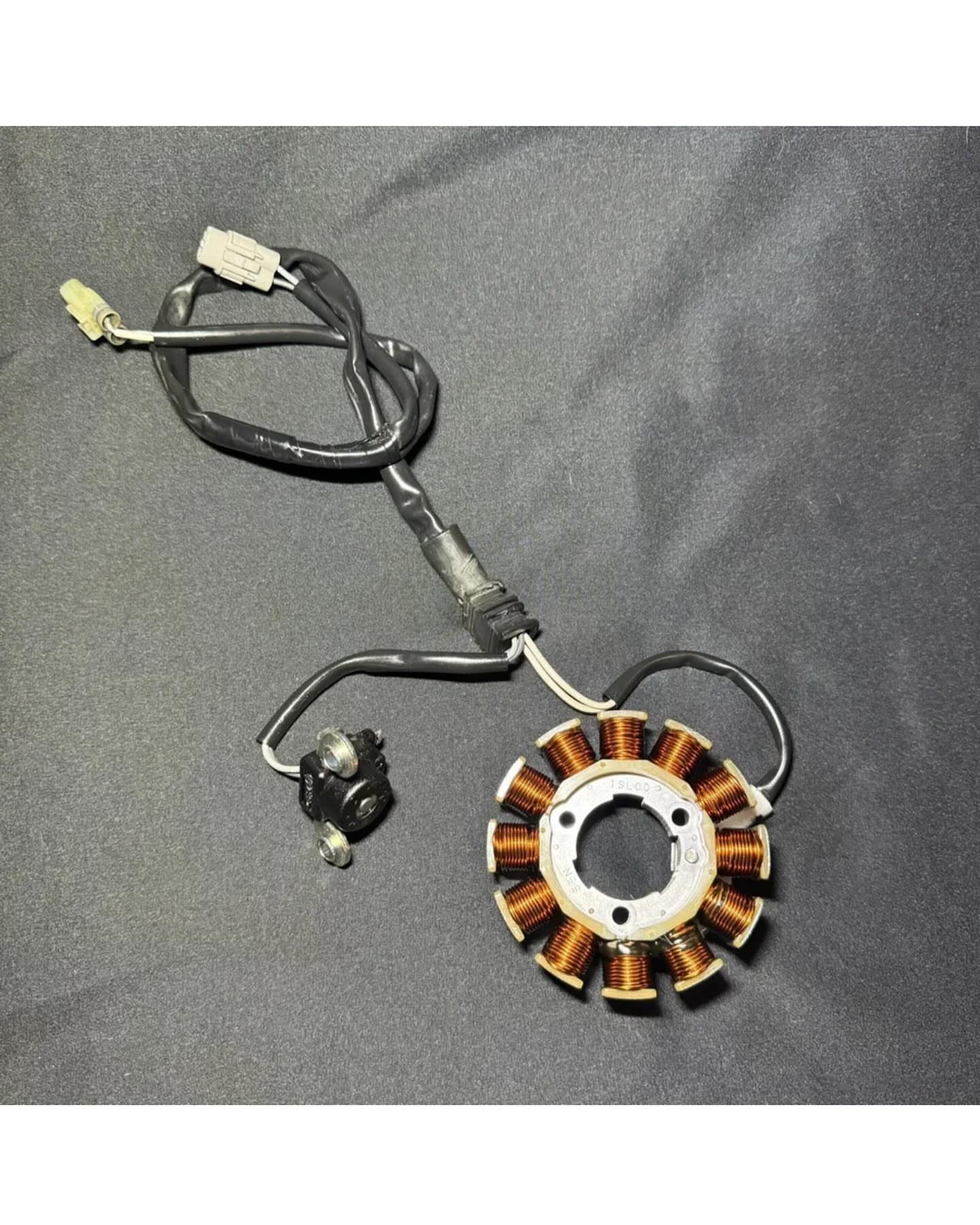 2016 Yamaha YZ450F OEM Stator Generator 1SL-81410-00-00 YZ250F 2014 2015 2017 2016 Yamaha YZ450F OEM Stator Generator 1SL-81410-00-00 YZ250F 2014 2015 2017