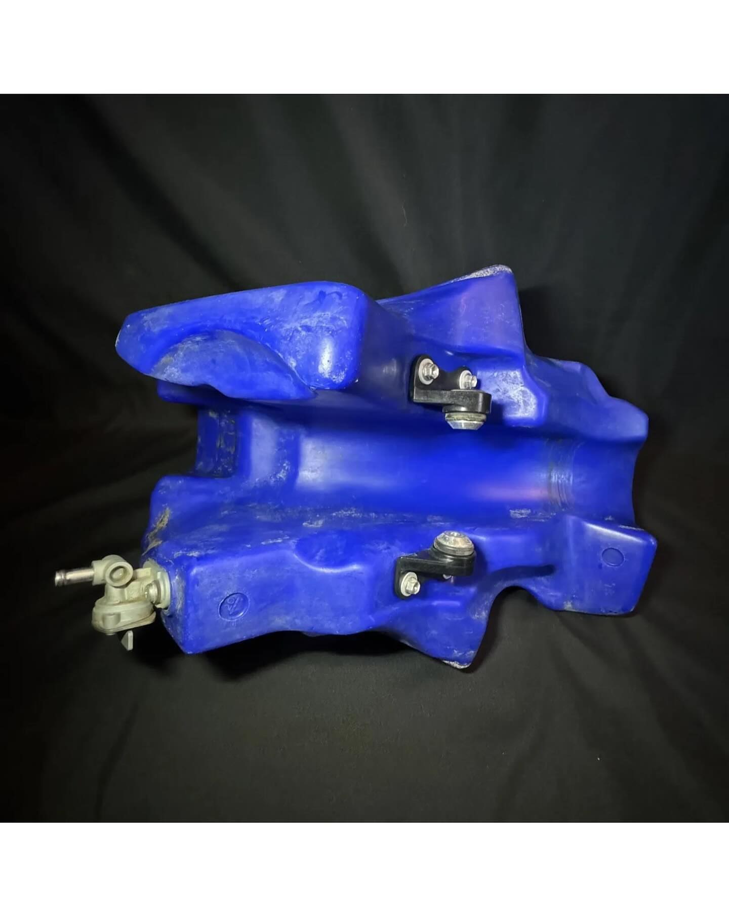 02-21 2020 YZ125 Gas Fuel Tank OEM Screw Cap Blue 1C3-24110-90-00 Yamaha YZ 125 02-21 2020 YZ125 Gas Fuel Tank OEM Screw Cap Blue 1C3-24110-90-00 Yamaha YZ 125