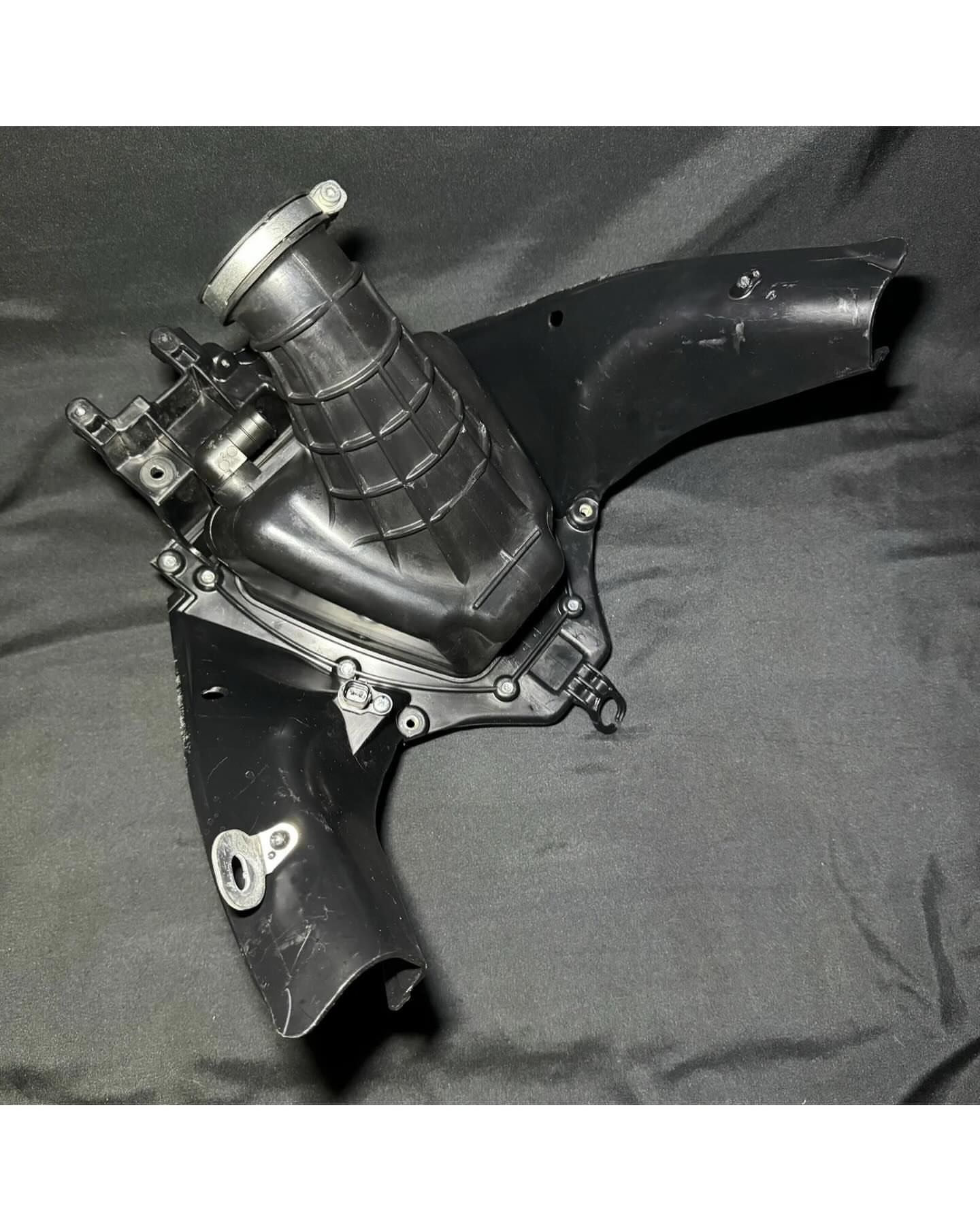 2018 - 2022 YZ450FX Airbox Assembly YZ450F YZ250F OEM Air box Assembly Complete 2018 - 2022 YZ450FX Airbox Assembly YZ450F YZ250F OEM Air box Assembly Complete