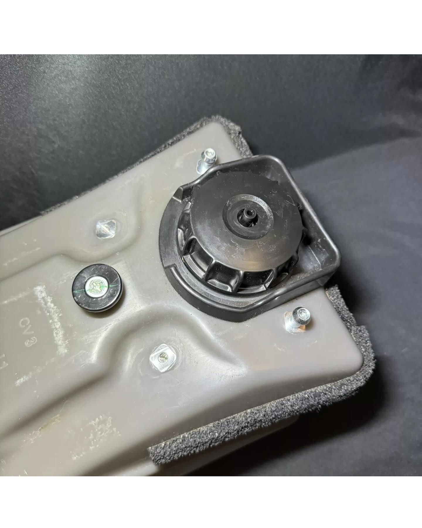 (LIKE NEW) 2020-2023 Yamaha YZ250FX OEM Gas Tank Petrol 2019-2023 YZ450FX Stock Fuel Cell 2021 Yamaha OEM Swing Arm Rear Suspension Swingarm Link YZ125X YZ125 YZ250 X