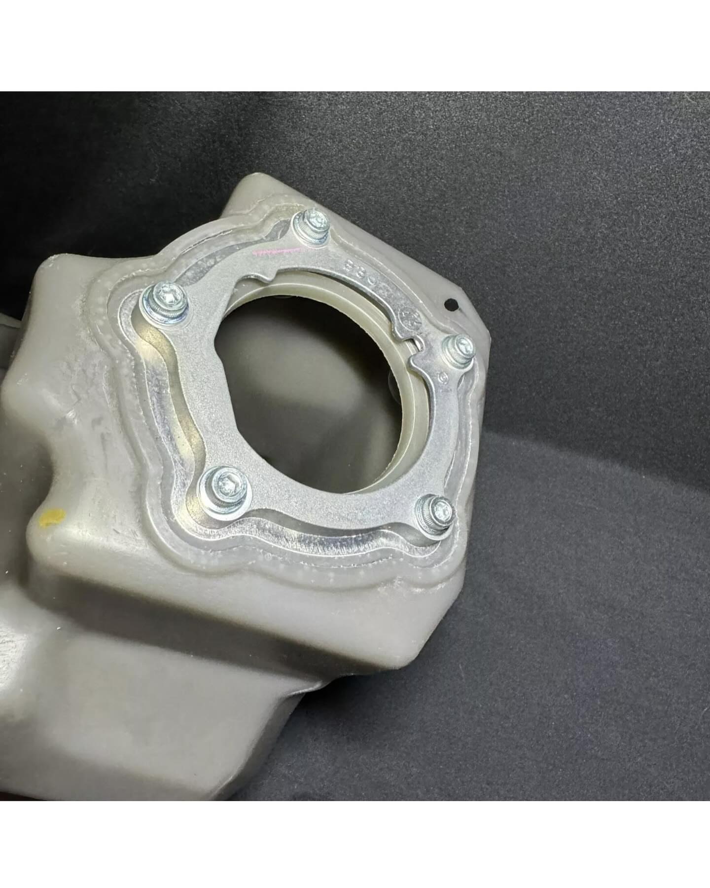 (LIKE NEW) 2020-2023 Yamaha YZ250FX OEM Gas Tank Petrol 2019-2023 YZ450FX Stock Fuel Cell 2021 Yamaha OEM Swing Arm Rear Suspension Swingarm Link YZ125X YZ125 YZ250 X