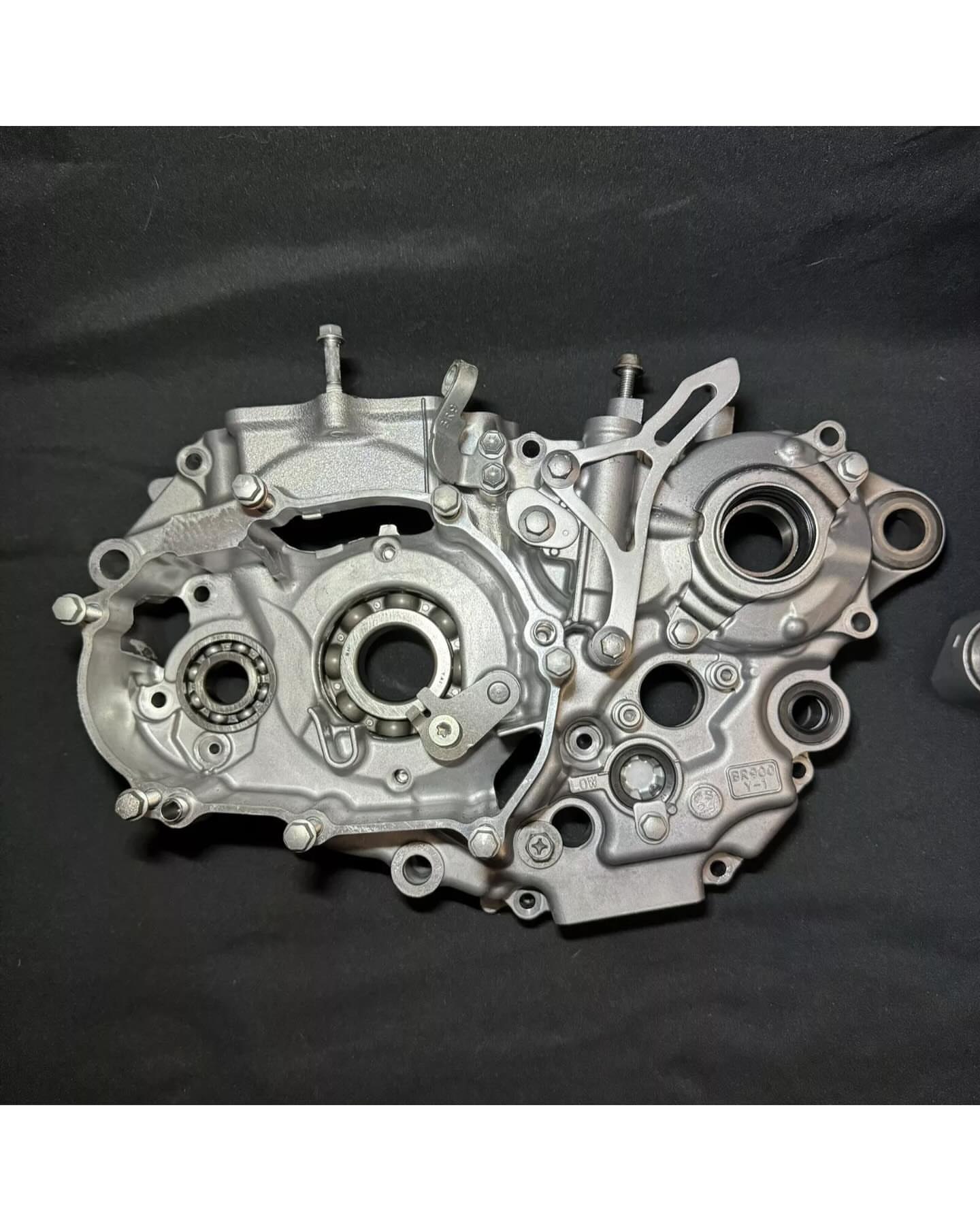 2018-2022 Yamaha YZ450F OEM Crankcase Pair 19-23 WR450F Stock Engine Crank Cases 2018-2022 Yamaha YZ450F OEM Crankcase Pair 19-23 WR450F Stock Engine Crank Cases