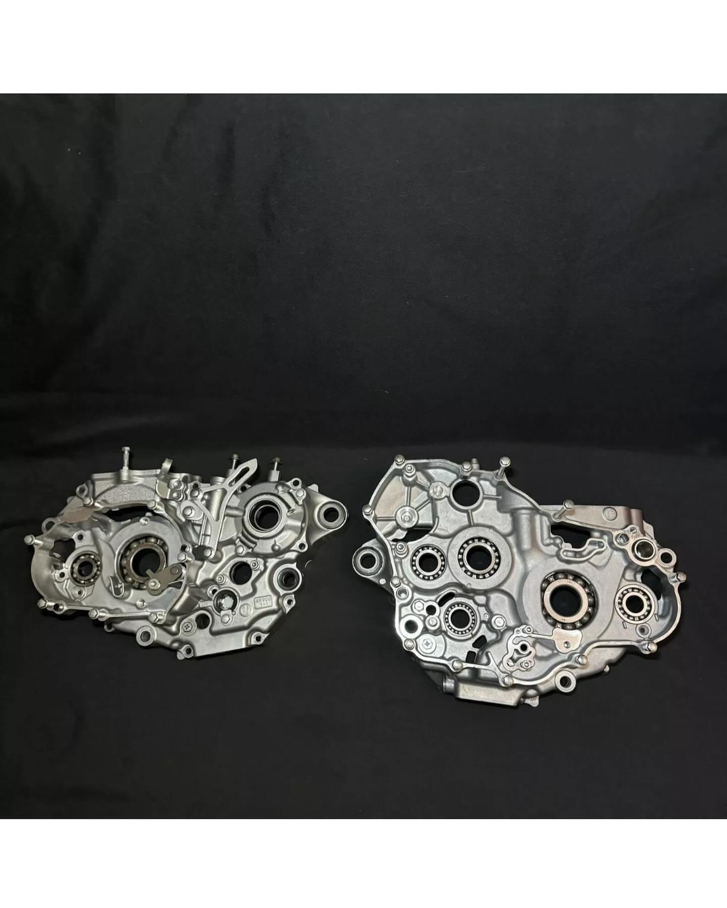 2018-2022 Yamaha YZ450F OEM Crankcase Pair 19-23 WR450F Stock Engine Crank Cases 2018-2022 Yamaha YZ450F OEM Crankcase Pair 19-23 WR450F Stock Engine Crank Cases