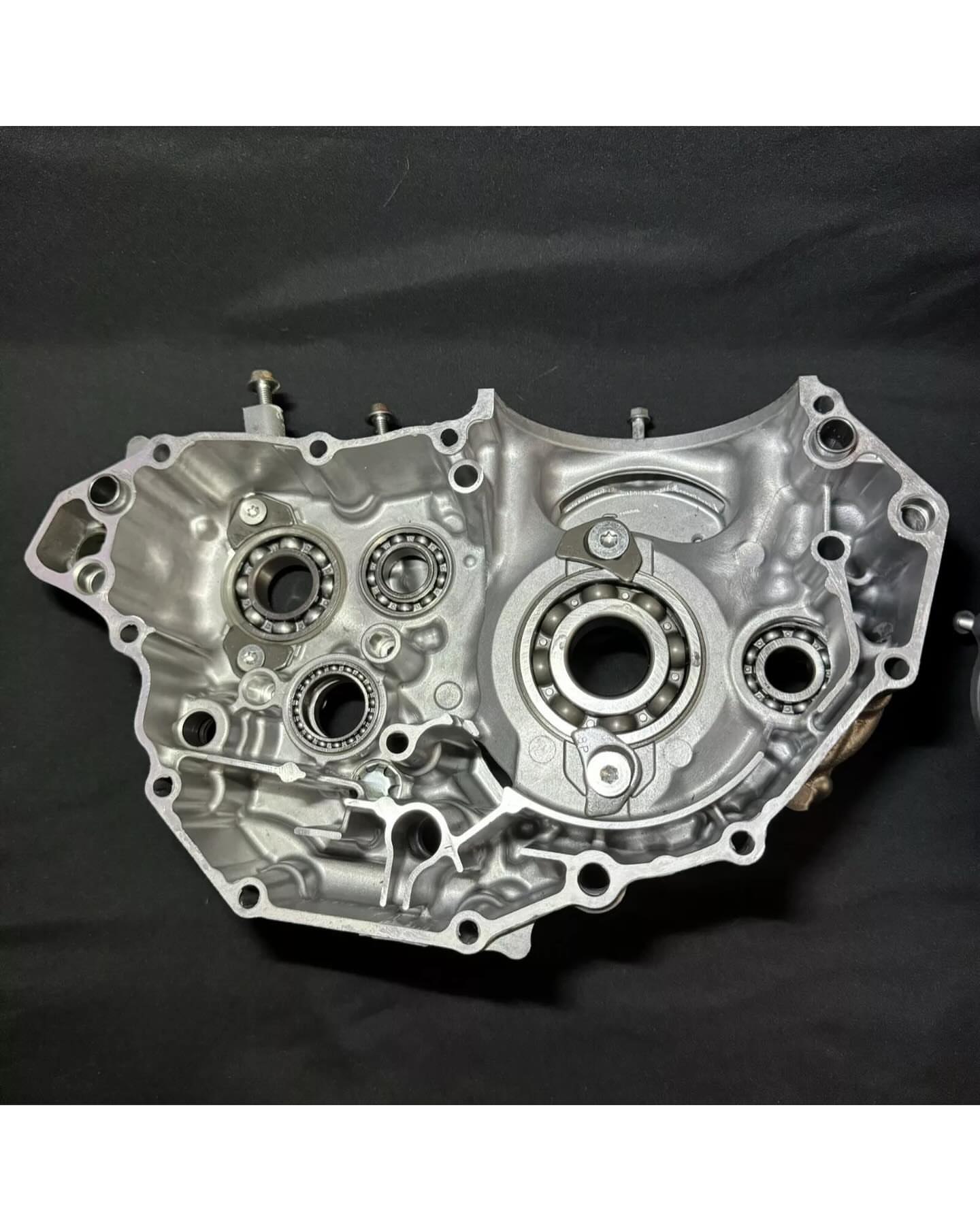 2018-2022 Yamaha YZ450F OEM Crankcase Pair 19-23 WR450F Stock Engine Crank Cases 2018-2022 Yamaha YZ450F OEM Crankcase Pair 19-23 WR450F Stock Engine Crank Cases