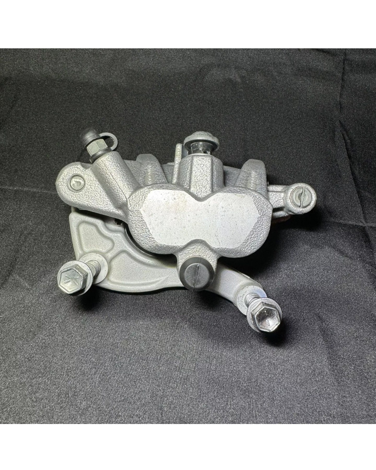 2020 16-21 YZ450F YZ 450F OEM Front Brake Caliper Bracket Pads B11-25807-00-00 2020 16-21 YZ450F YZ 450F OEM Front Brake Caliper Bracket Pads B11-25807-00-00